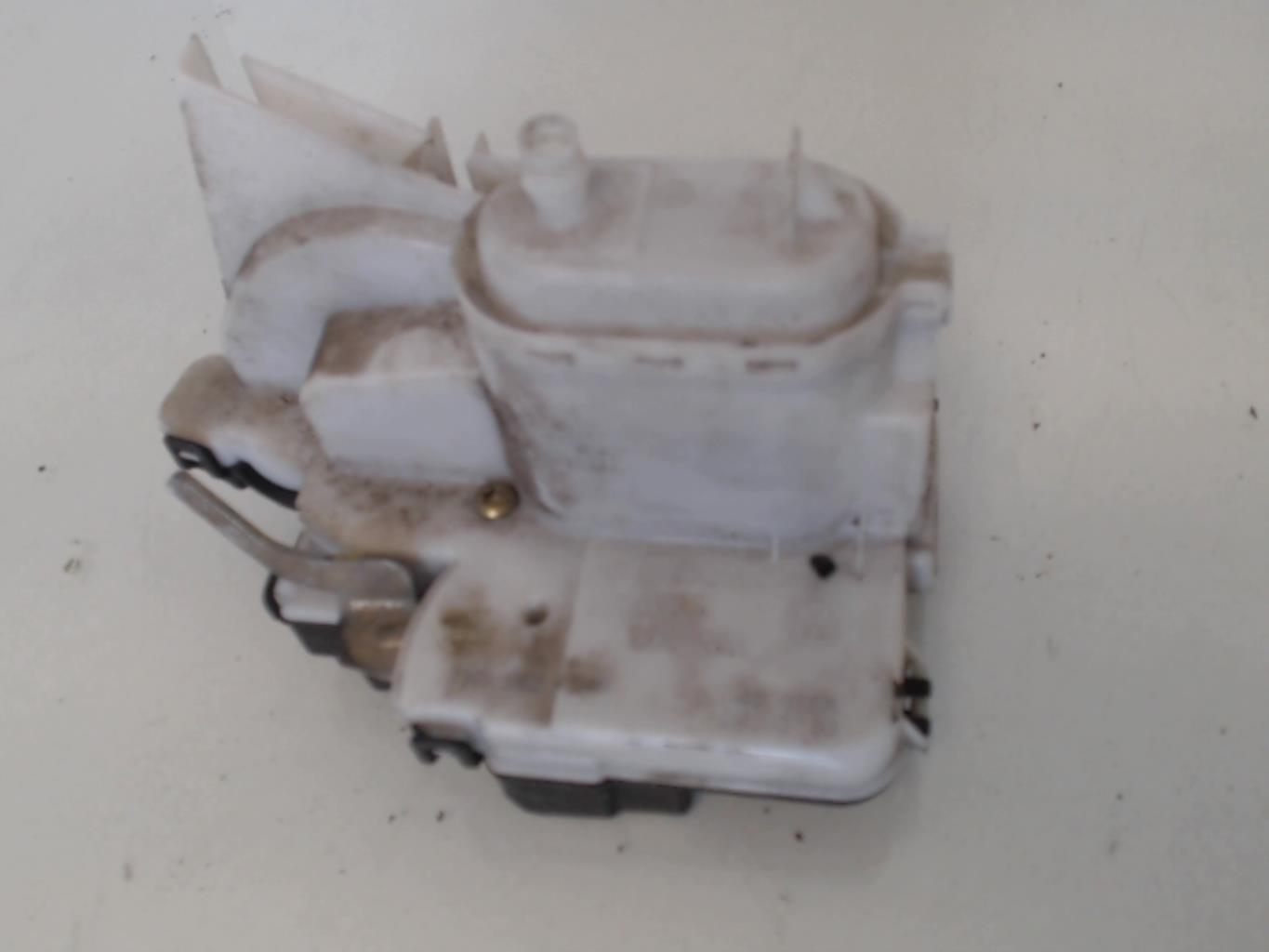Chiusura centralizzata posteriore destra VOLKSWAGEN POLO 3 PHASE 2 Diésel - 1