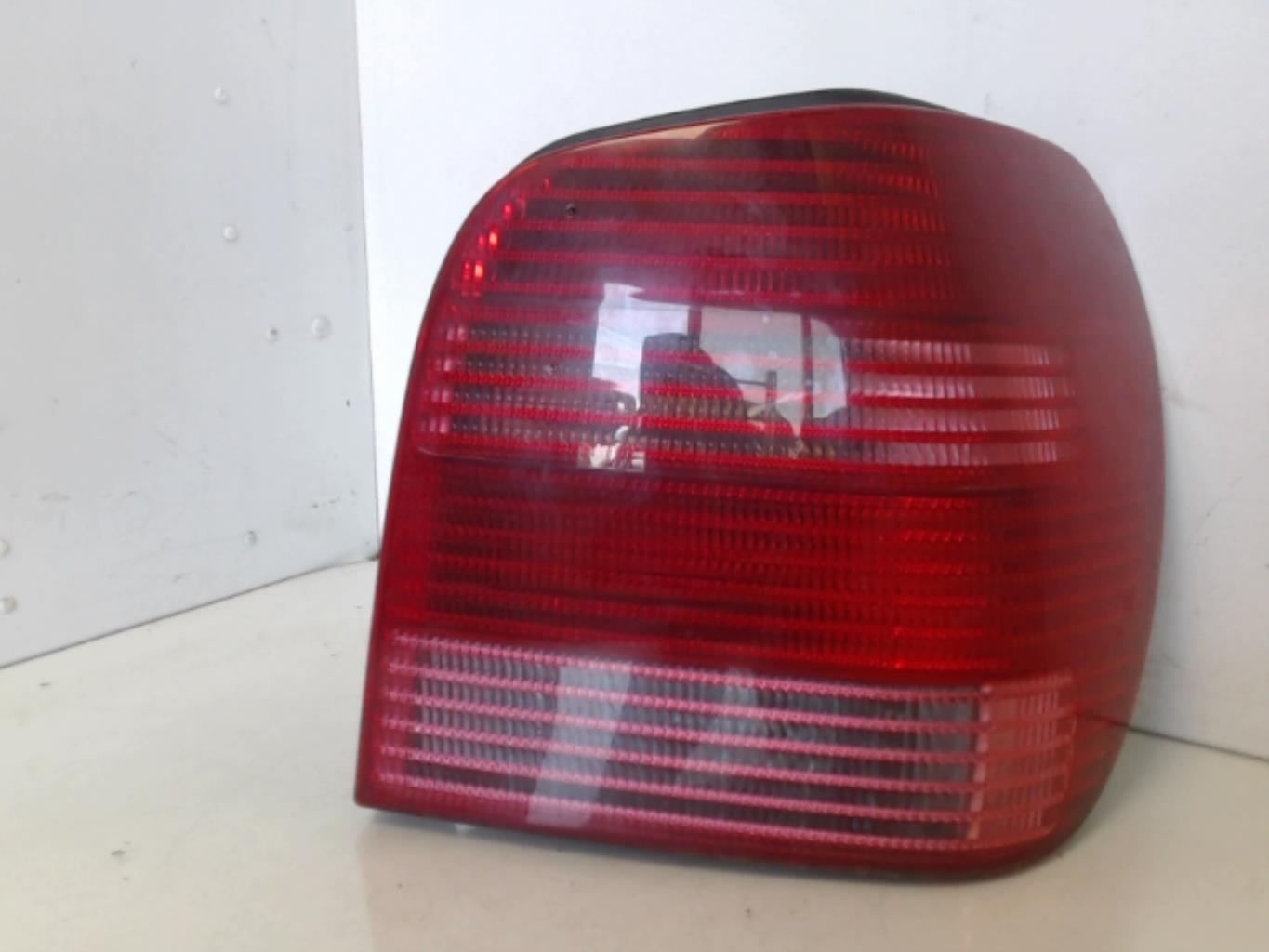 Fanale posteriore principale destro (luci) VOLKSWAGEN POLO 3 PHASE 2 Diésel - 1