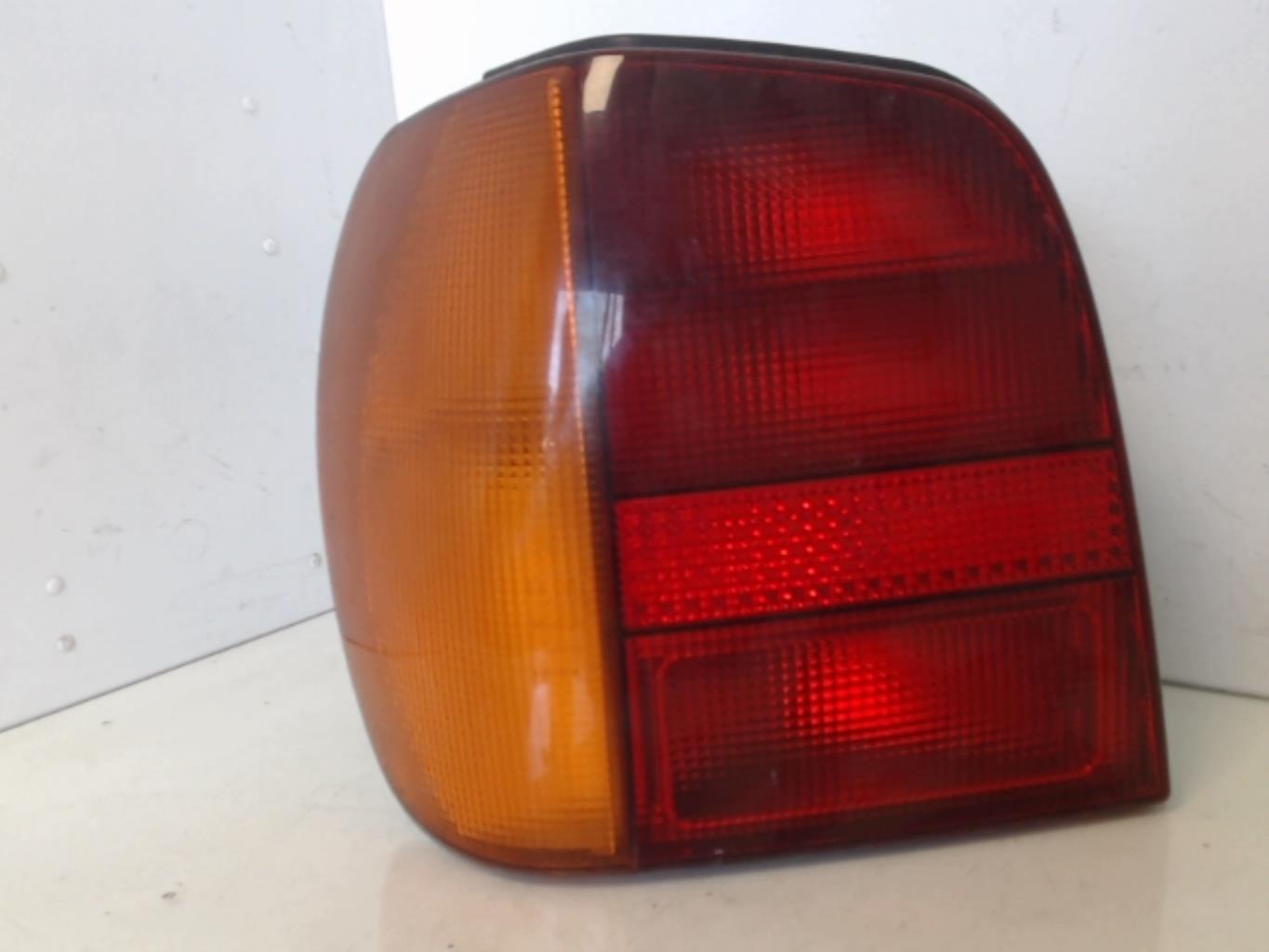 Fanale posteriore principale sinistro (luci) VOLKSWAGEN POLO 3 PHASE 2 Diésel - 1
