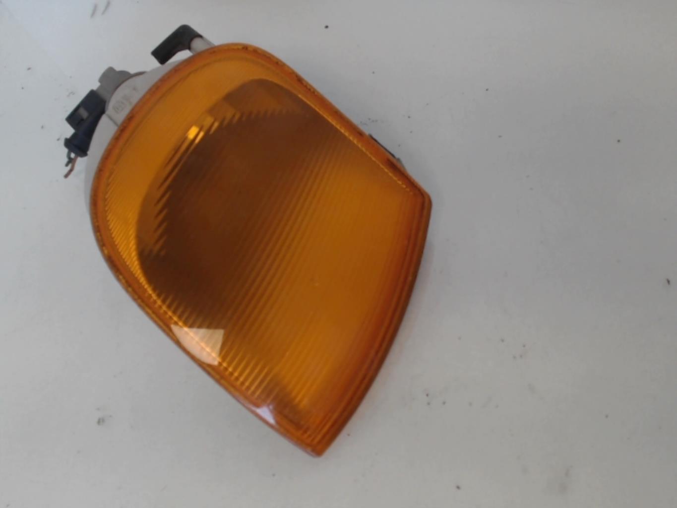 Gruppo ottico anteriore secondario destro (luci)(freccia) VOLKSWAGEN POLO 3 PHASE 1 Diésel - 1
