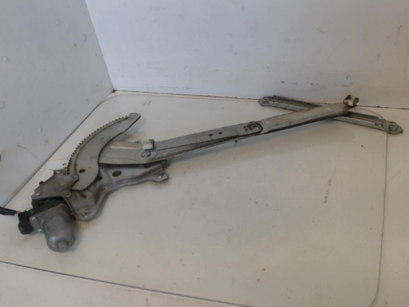 Alzacristalli elettrico anteriore destro SUZUKI SX4 1 Diésel - 1