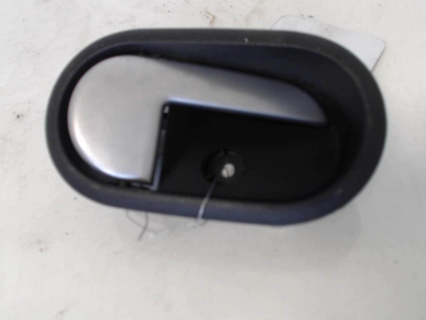 Maniglia interna posteriore destra FORD FIESTA 5 PHASE 2 Diésel - 1