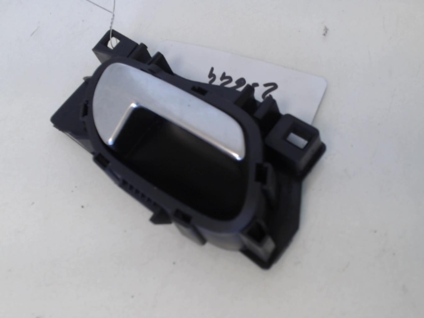 Maniglia interna posteriore destra PEUGEOT 208 1 PHASE 1 Diésel - 1