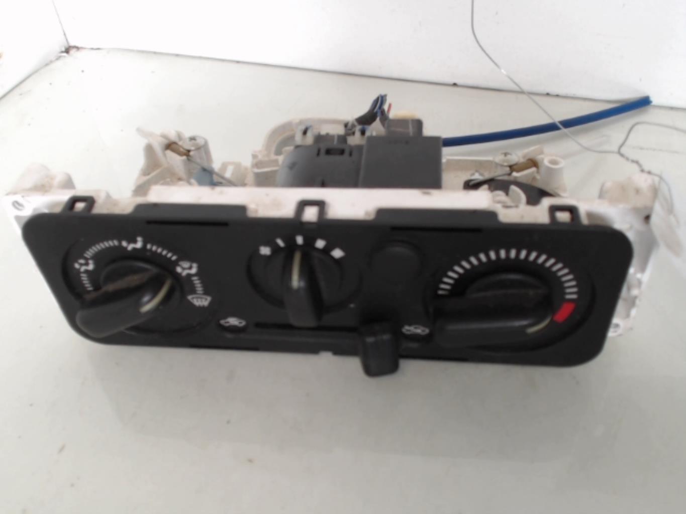 Commande chauffage SUZUKI JIMNY 1 PHASE 3 Essence - 1