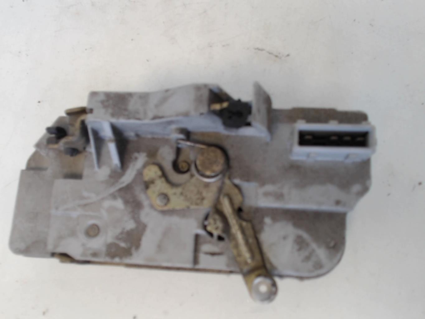 Chiusura centralizzata posteriore sinistra PEUGEOT 206 PHASE 1 BREAK Gasolina - 1