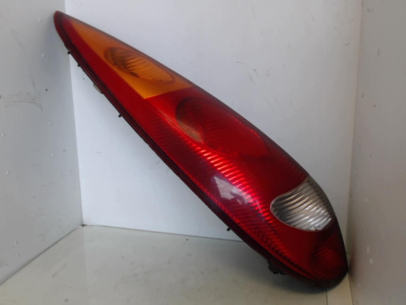 Fanale posteriore principale sinistro (luci) NISSAN ALMERA TINO PHASE 1 Diésel - 1