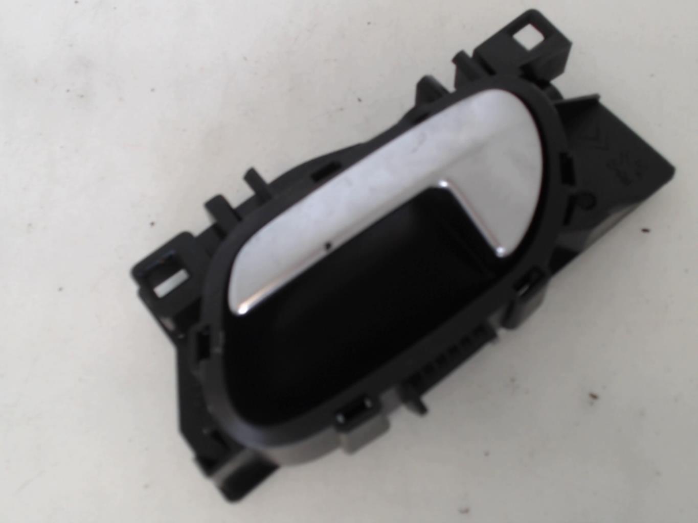 Maniglia interna posteriore sinistra PEUGEOT 208 1 PHASE 2 Gasolina - 1