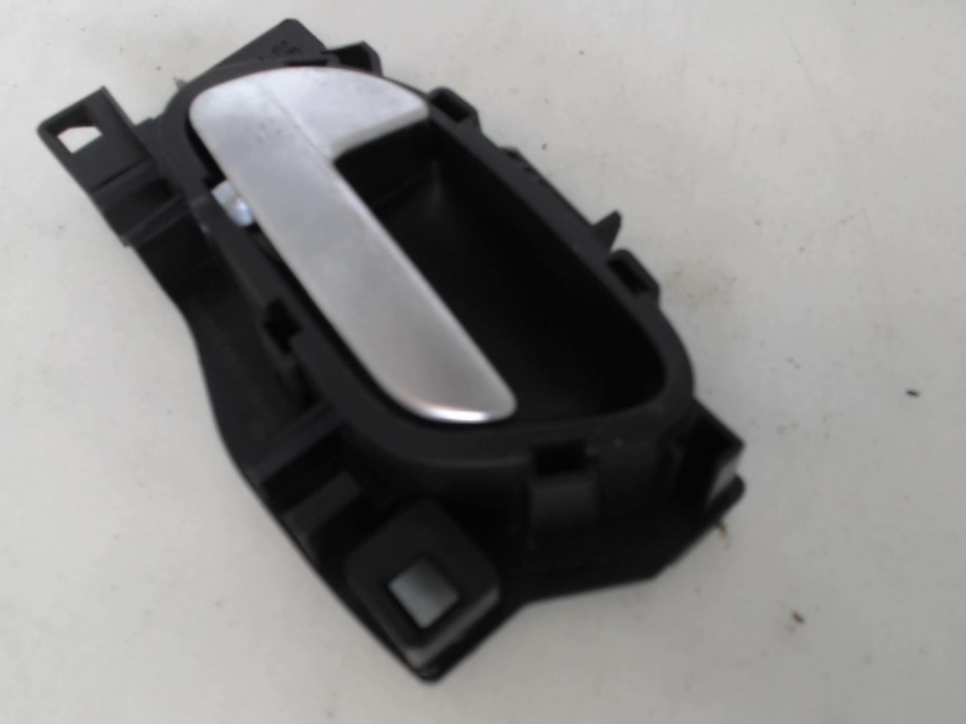 Maniglia interna anteriore sinistra PEUGEOT 208 1 PHASE 2 Gasolina - 1