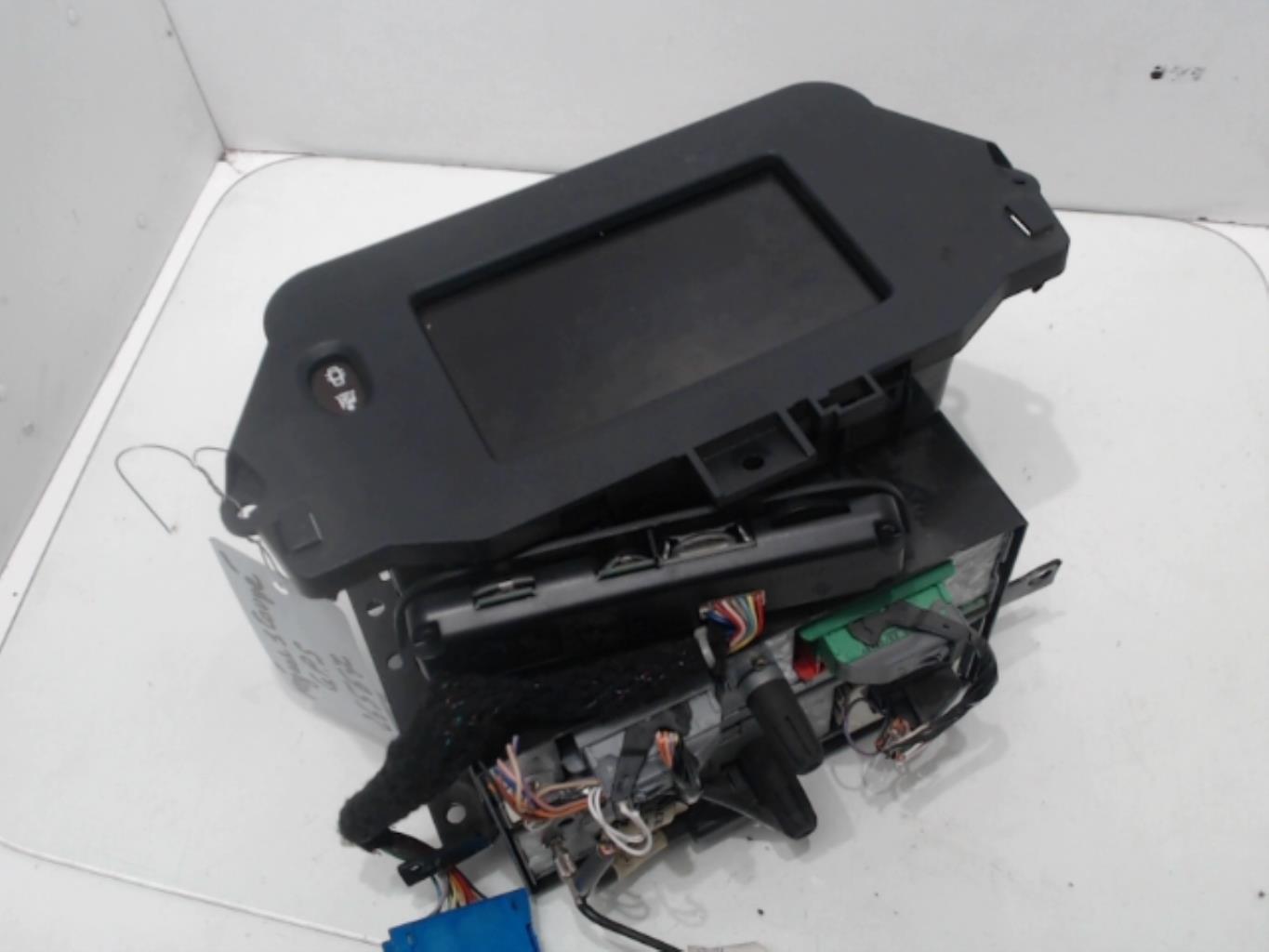 Ecran GPS RENAULT MEGANE 1 PHASE 2 COUPE Diesel - 1