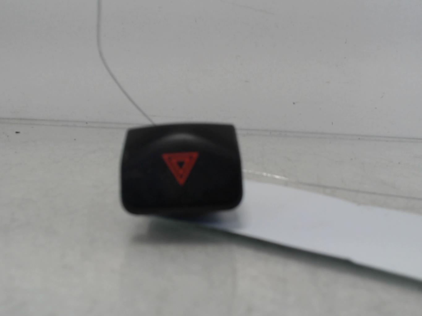 Bouton de warning NISSAN NOTE 1 PHASE 2 Diesel - 1