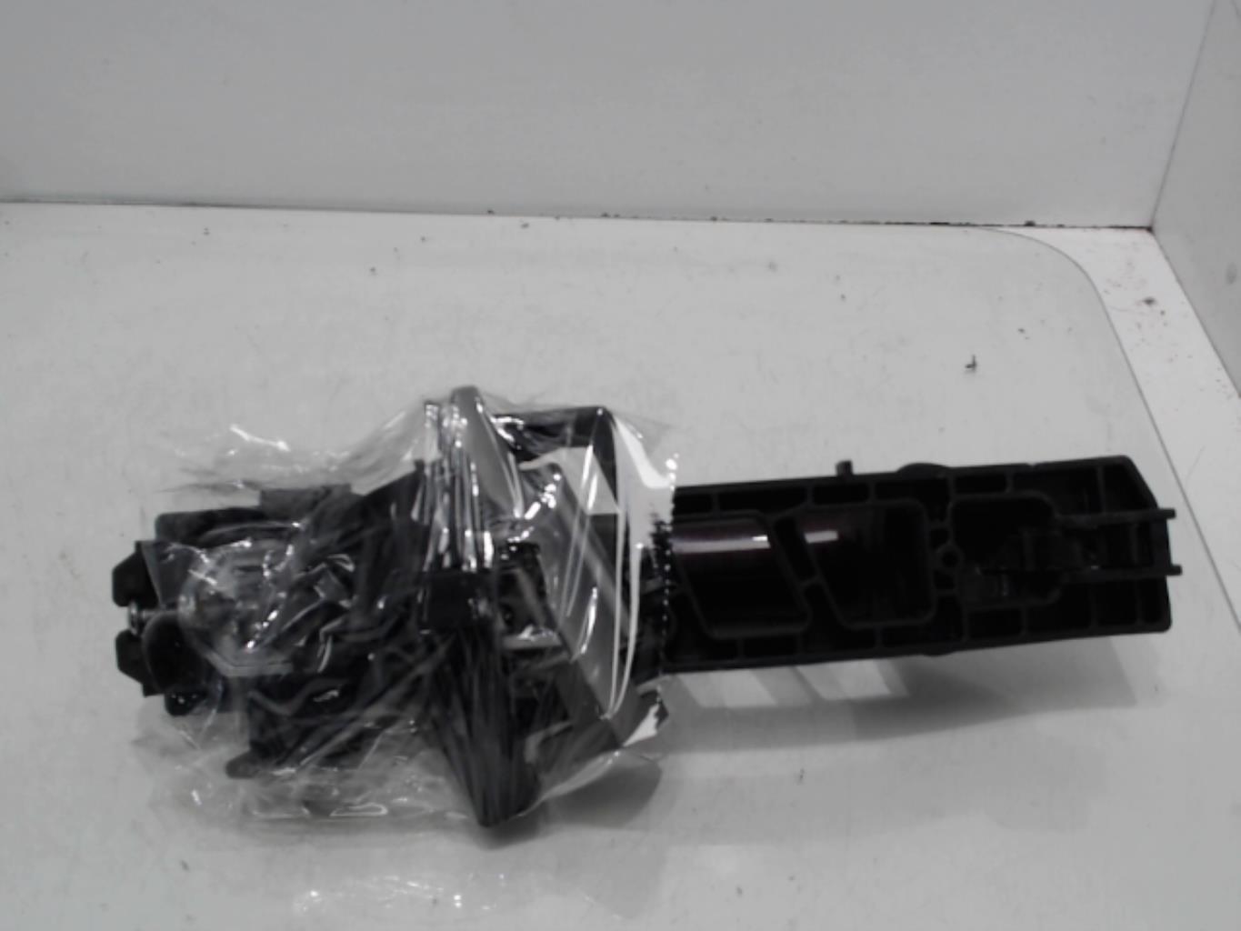 Maniglia portiera anteriore destra FORD FIESTA 6 PHASE 1 Diésel - 1