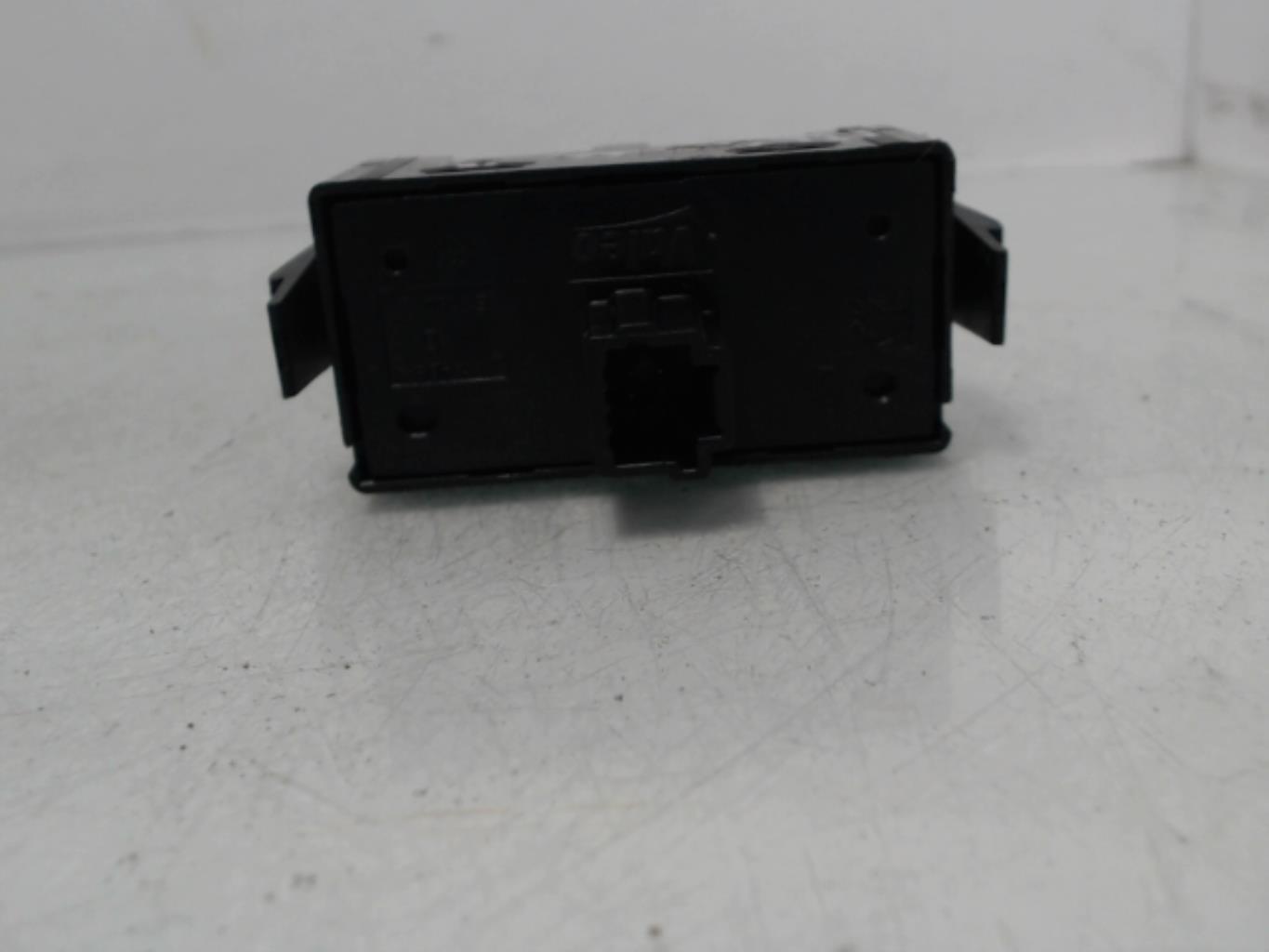 Interruttore luci emergenza RENAULT MEGANE 3 PHASE 3 Diésel - 1