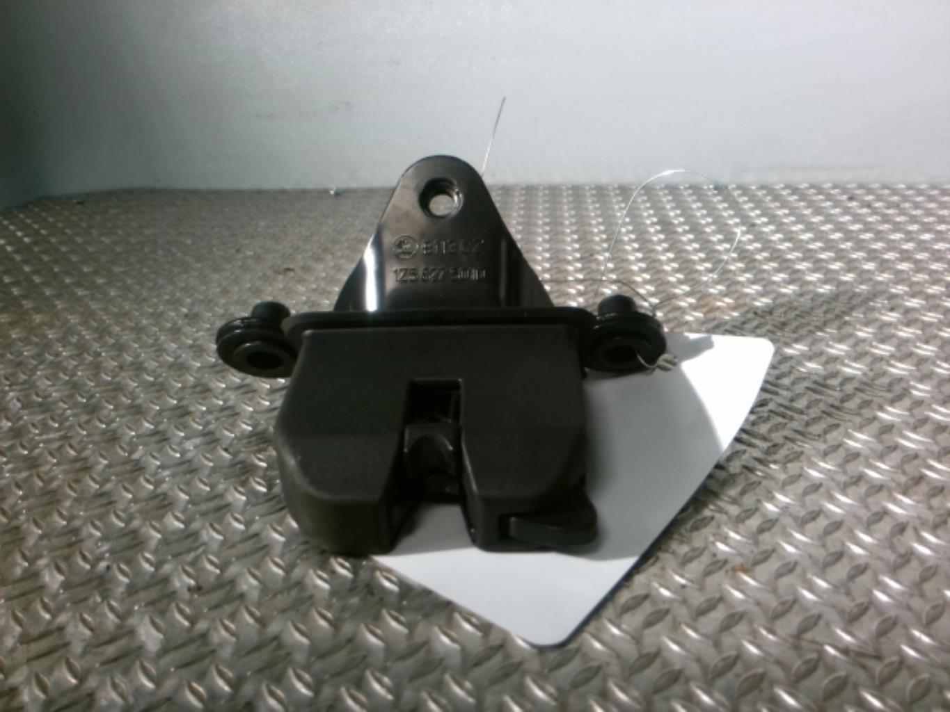 Fermeture centralisee coffre SKODA OCTAVIA 2 PHASE 1 Diesel - 1