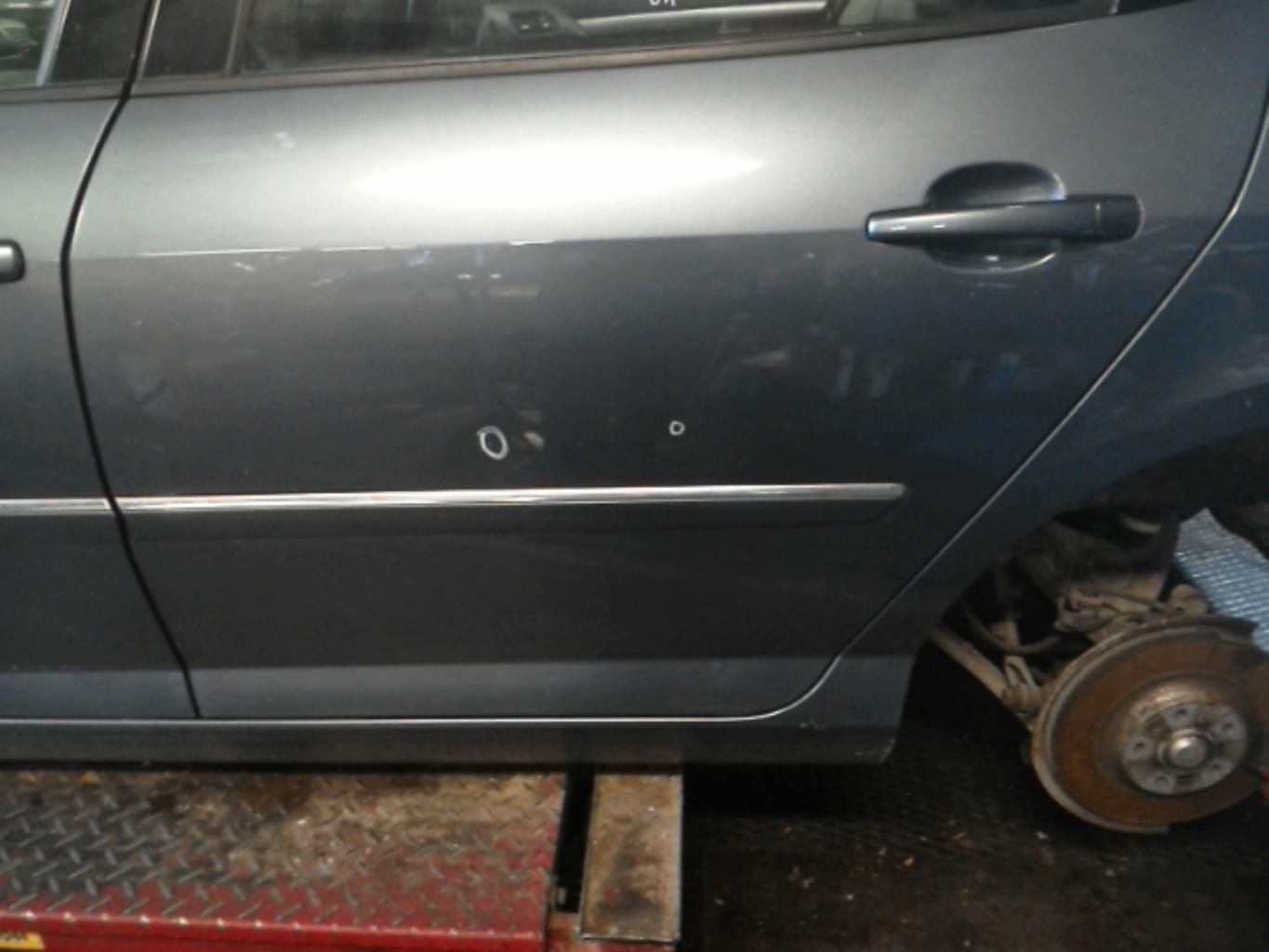 Portiera posteriore sinistra PEUGEOT 407 PHASE 1 BREAK Diésel - 1