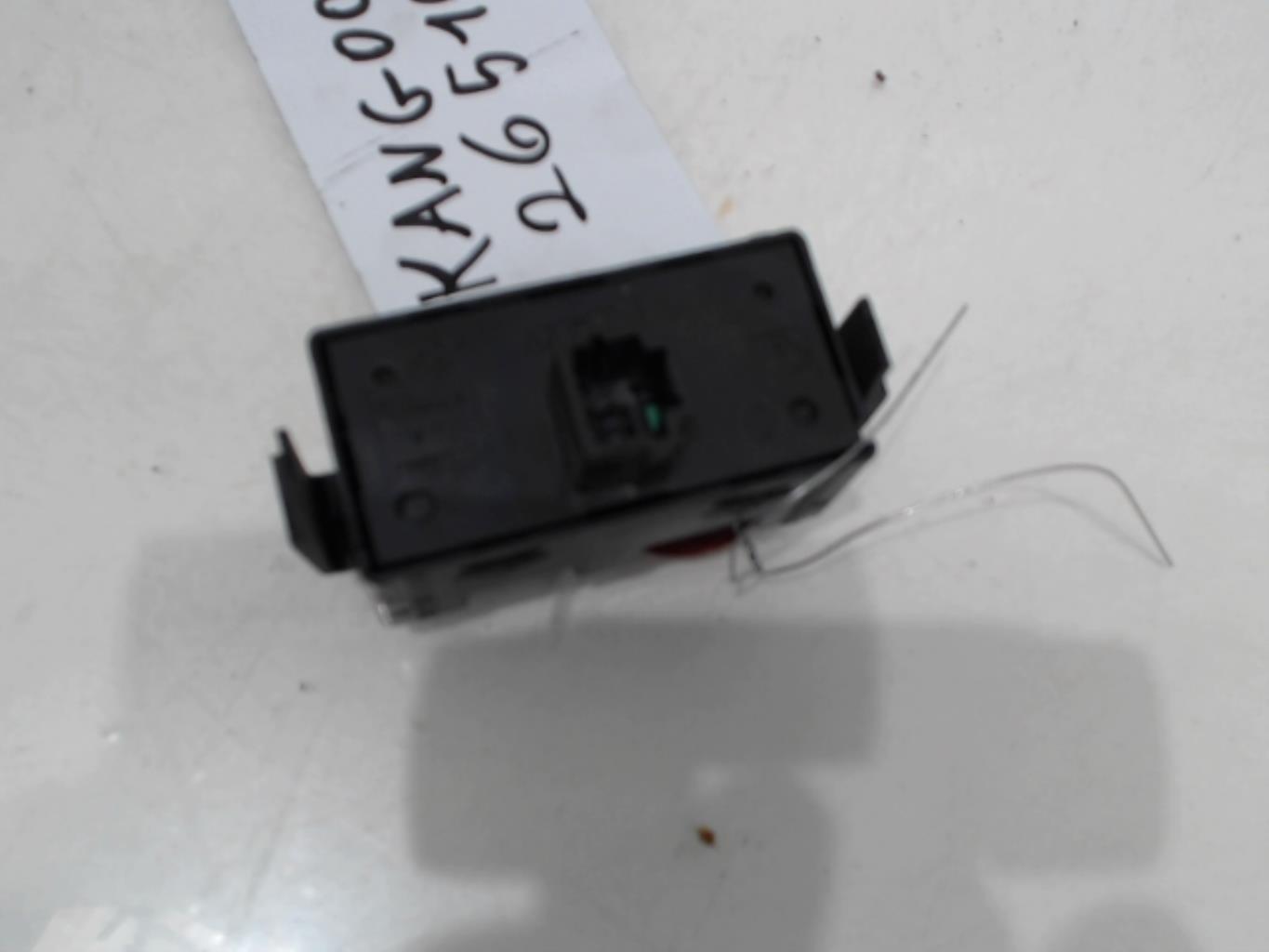 Bouton de warning RENAULT KANGOO 2 PHASE 2 Diesel - 1