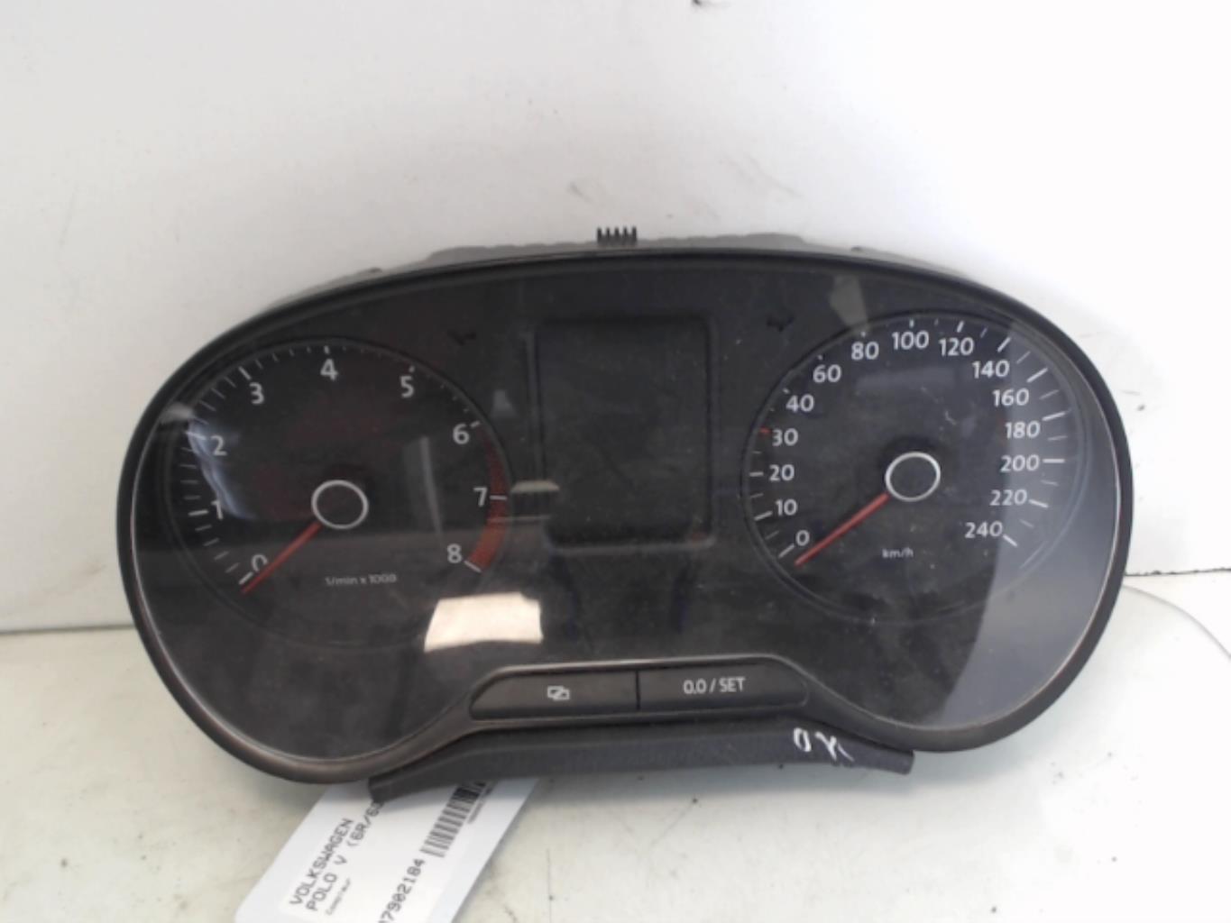 Compteur VOLKSWAGEN POLO 5 PHASE 1 Essence - 1