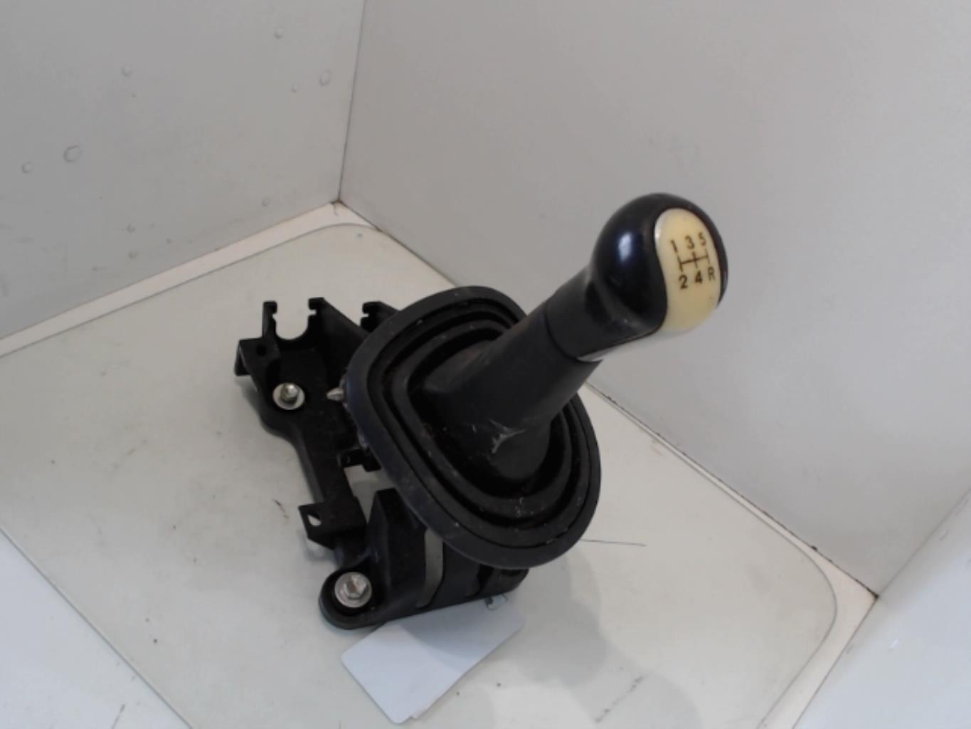 Levier de vitesses TOYOTA YARIS 2 PHASE 1 Diesel - 1