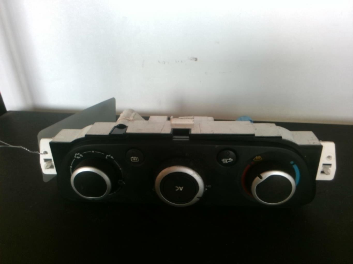 Commande chauffage RENAULT MEGANE 3 PHASE 1 Diesel - 1