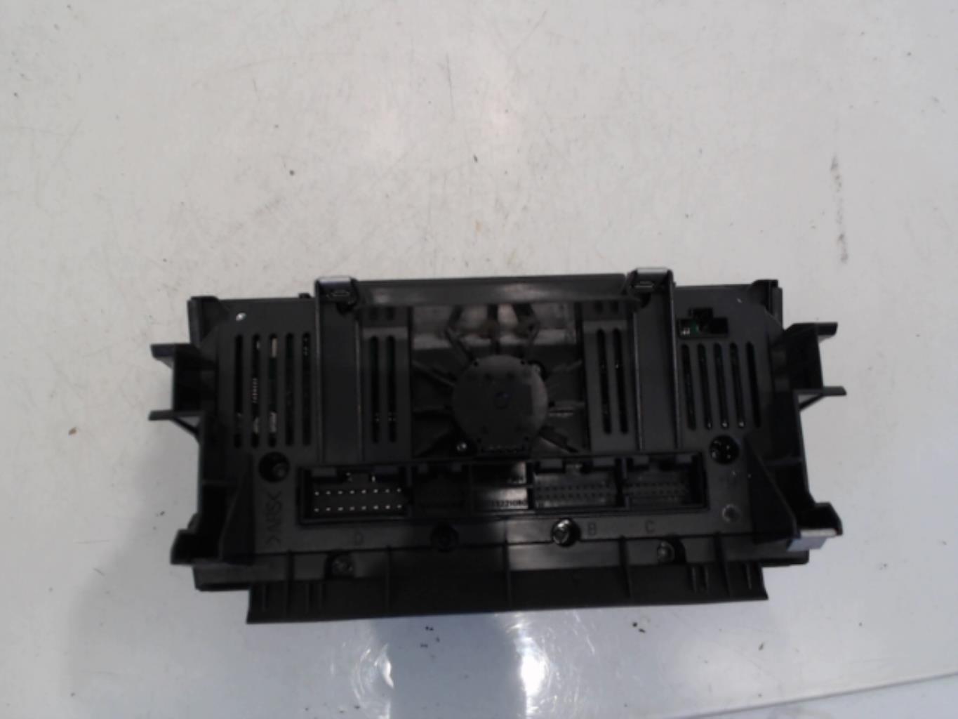 Commande chauffage AUDI A3 2 PHASE 2 Diesel - 1