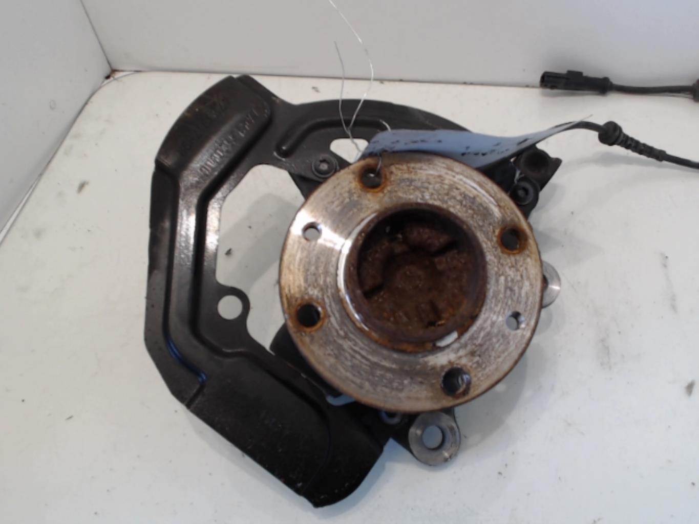 Mozzo anteriore sinistro RENAULT TWINGO 3 PHASE 1 Gasolina - 1