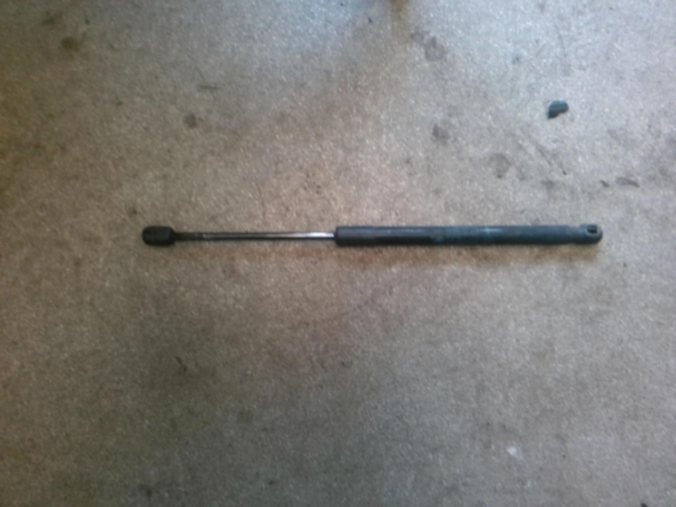 Molla a gas bagagliaio sinistra RENAULT MEGANE 3 PHASE 1 Diésel - 1