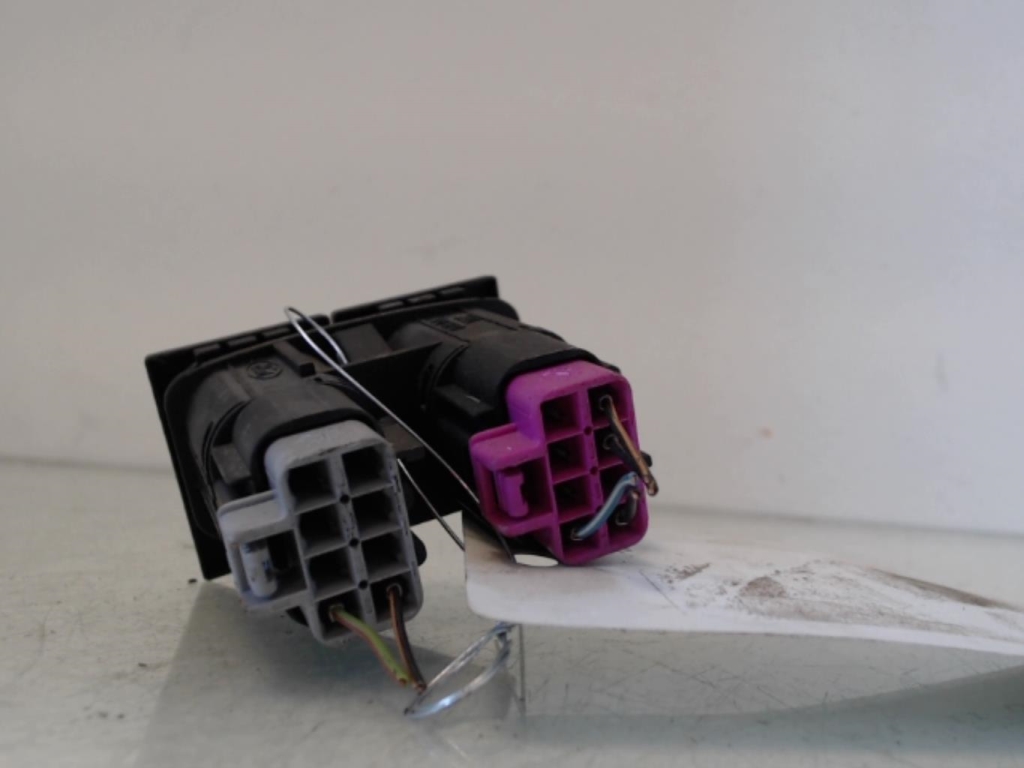 Interruttore luci emergenza FORD MONDEO 2 Gasolina - 1