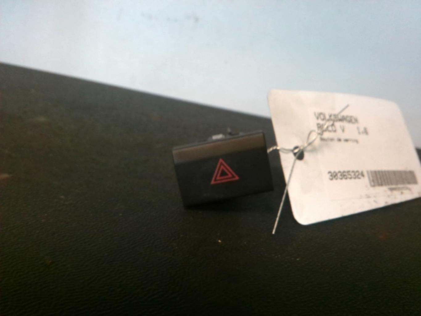 Bouton de warning VOLKSWAGEN POLO 5 PHASE 1 Diesel - 1