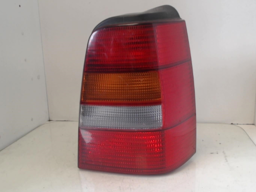Fanale posteriore principale destro (luci) VOLKSWAGEN GOLF 3 BREAK Gasolina - 1