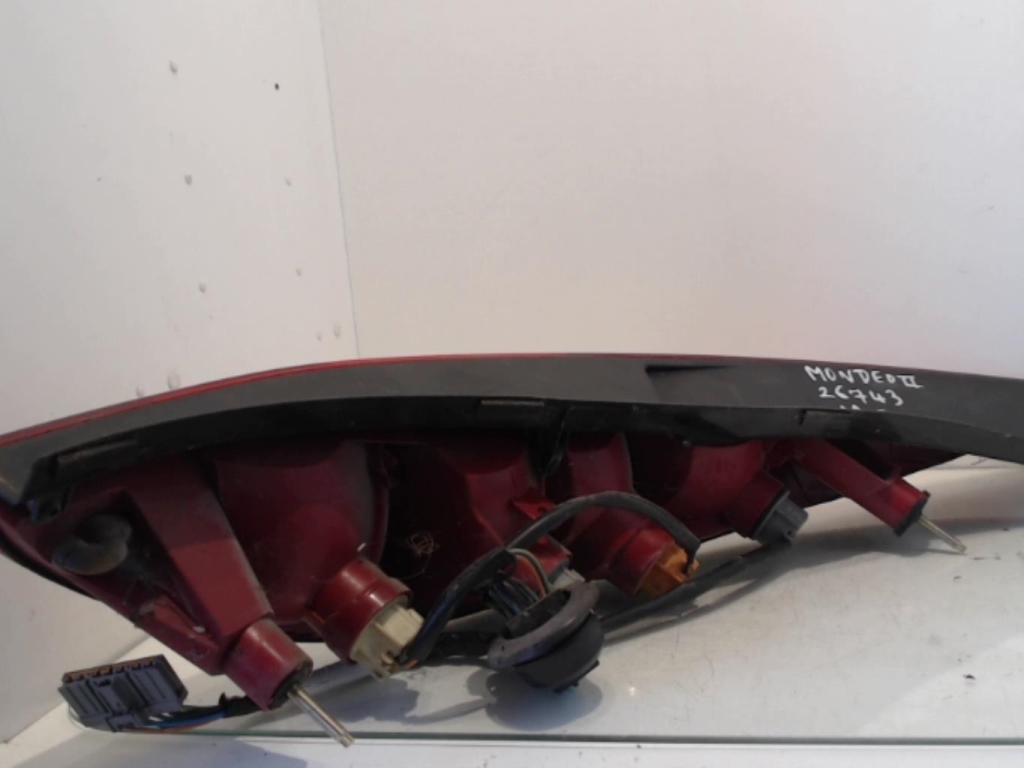 Fanale posteriore principale sinistro (luci) FORD MONDEO 2 BREAK Gasolina - 1