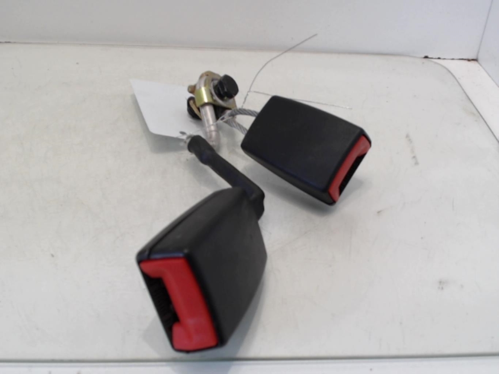 Aggancio cintura sicurezza posteriore sinistro AUDI A3 2 PHASE 1 Diésel - 1