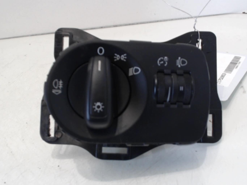 Commande de phare AUDI A1 1 PHASE 1 Diesel - 1
