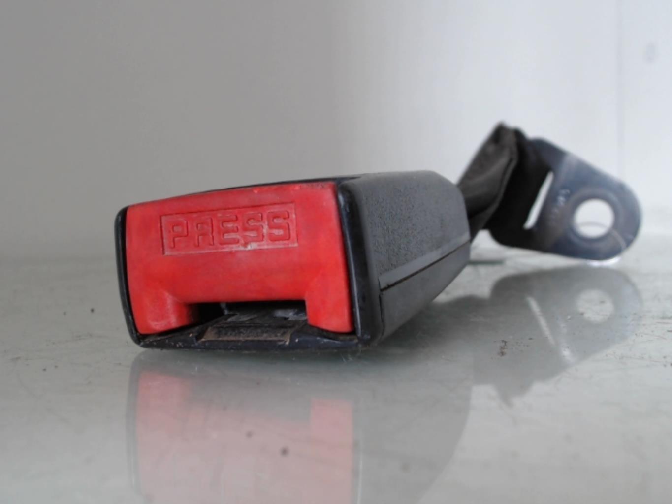 Aggancio cintura sicurezza posteriore sinistro PEUGEOT 205 PHASE 2 Diésel - 1
