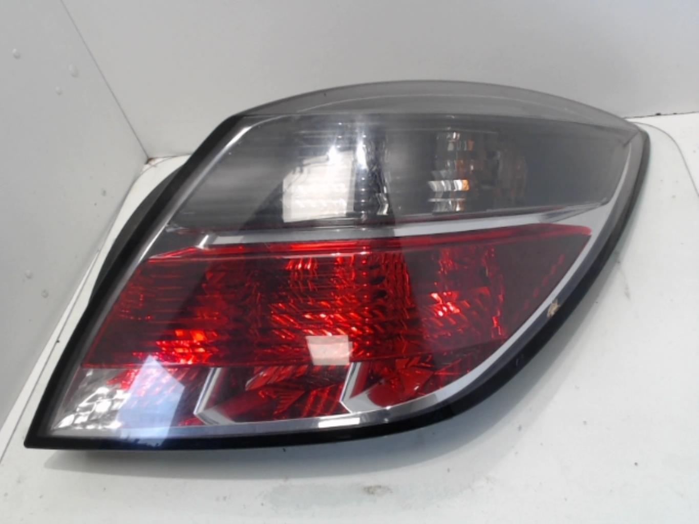 Fanale posteriore principale destro (luci) OPEL ASTRA Diésel - 1