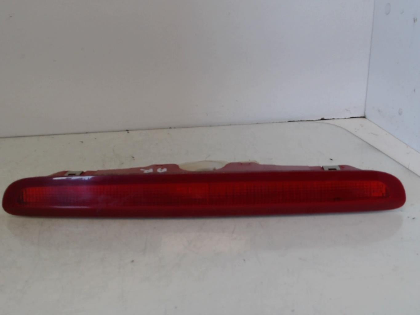 Feu arriere stop central RENAULT LAGUNA 2 PHASE 1 Essence - 1