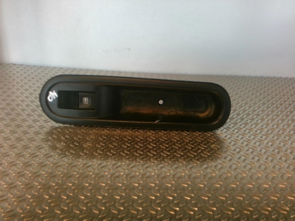Interruttore lavacristalli anteriore destro RENAULT TWINGO 3 PHASE 1  - 1