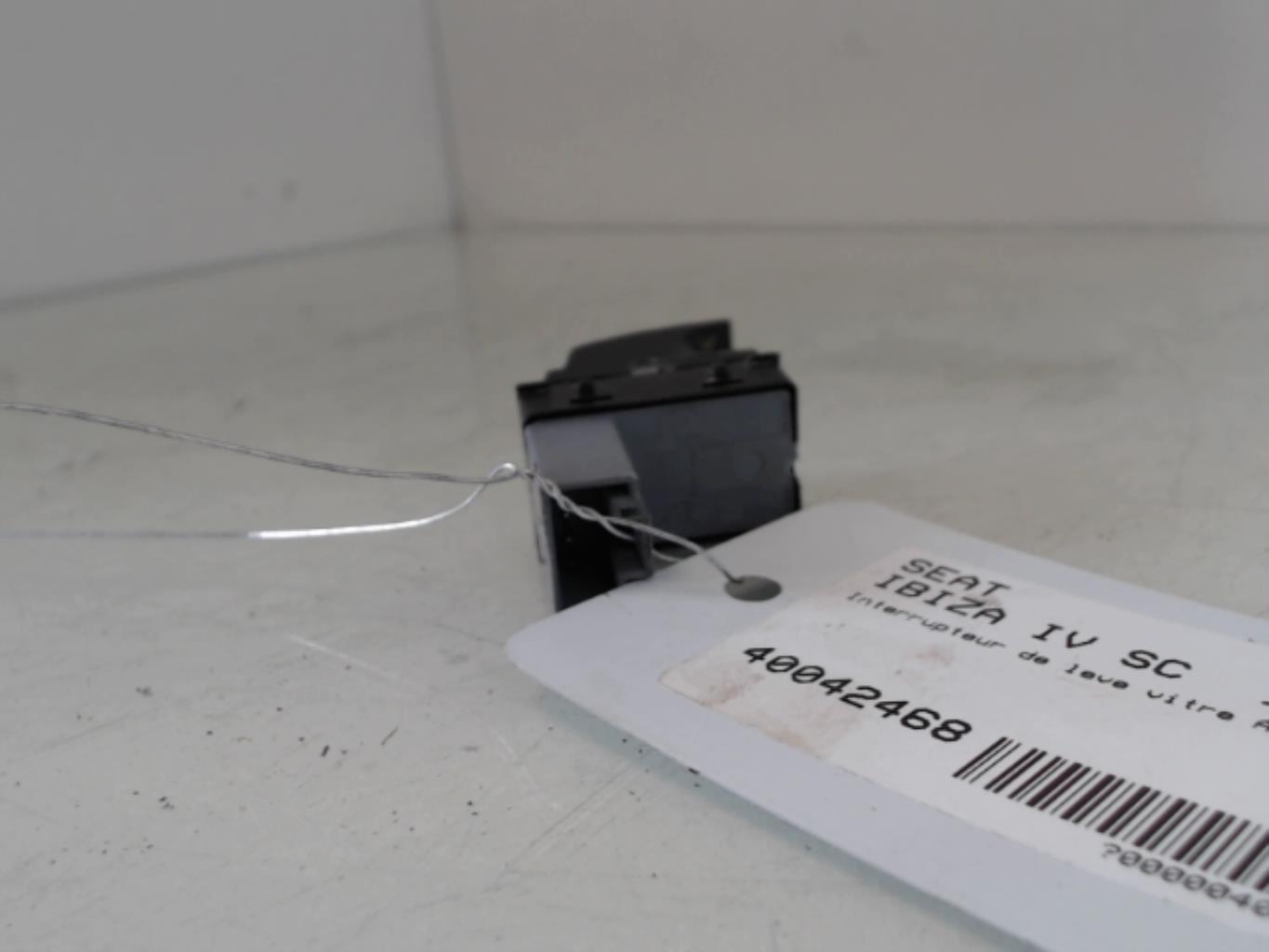 Interruttore lavacristalli anteriore destro SEAT IBIZA 4 PHASE 1 COUPE Diésel - 1
