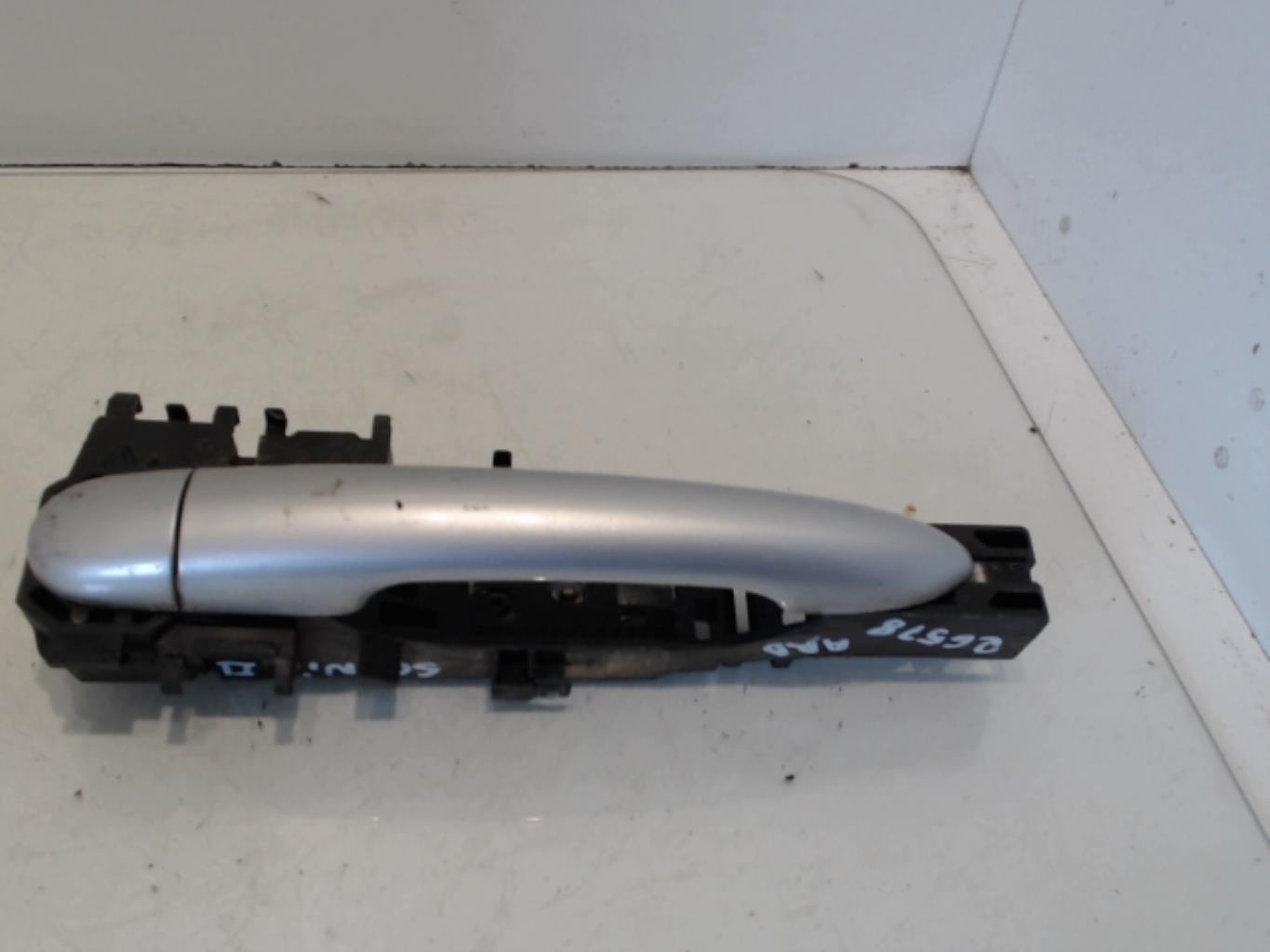 Maniglia portiera posteriore destra RENAULT SCENIC 2 PHASE 1 Gasolina - 1