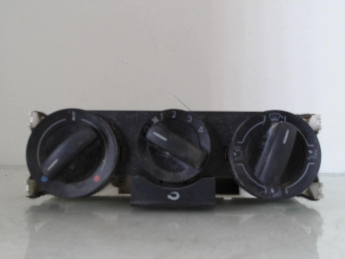 Commande chauffage VOLKSWAGEN FOX Essence - 1