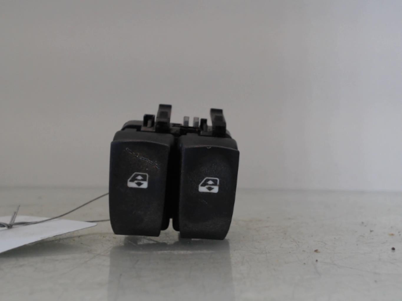 Interruptor de elevalunas RENAULT CLIO 3 PHASE 2 Diésel - 1
