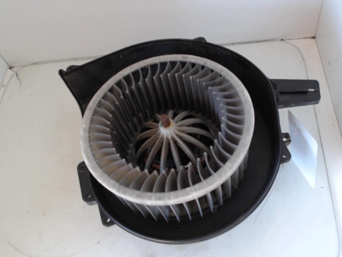 Pulseur d'air VOLKSWAGEN FOX Essence - 1