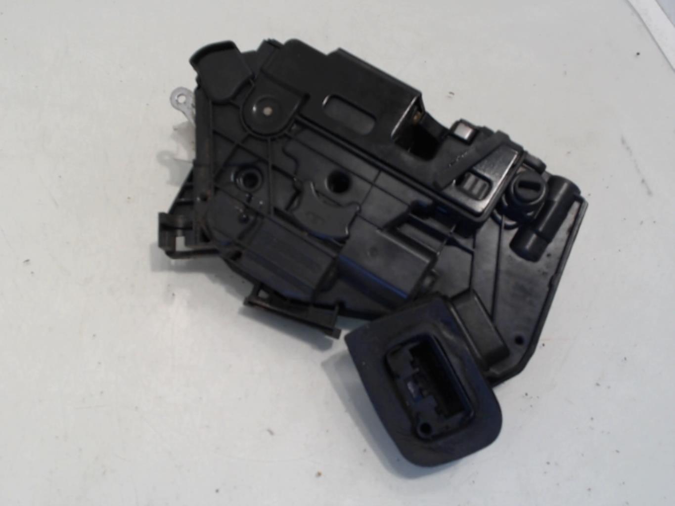 Chiusura centralizzata posteriore sinistra VOLKSWAGEN GOLF 7 PHASE 1 Diésel - 1