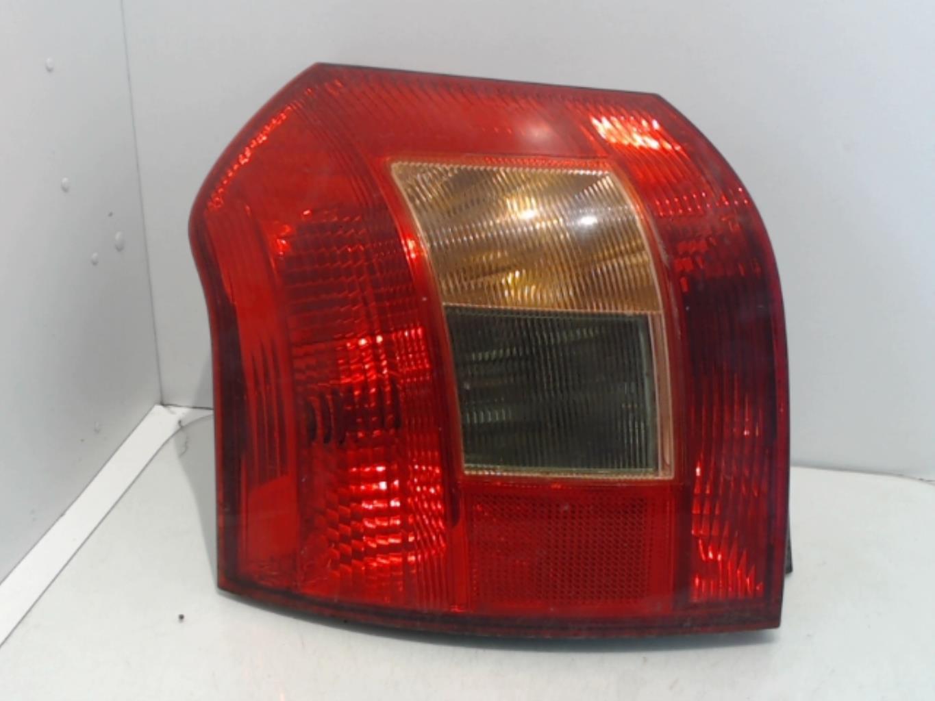 Fanale posteriore principale sinistro (luci) TOYOTA COROLLA 10 PHASE 1 Gasolina - 1