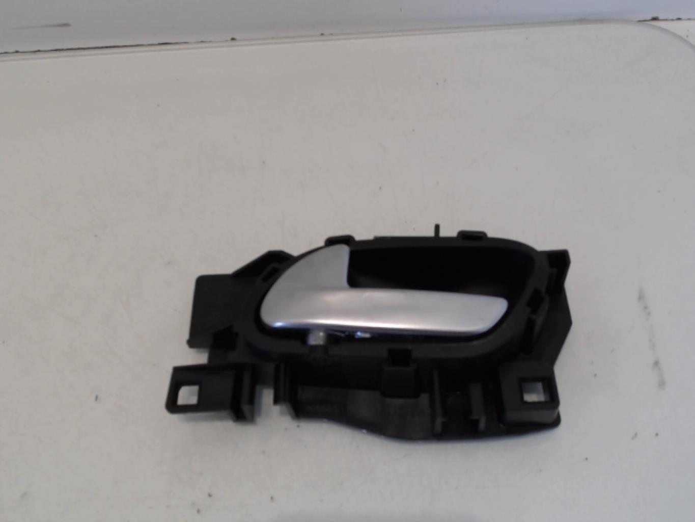 Maniglia interna anteriore sinistra PEUGEOT 208 1 PHASE 2 Gasolina - 1