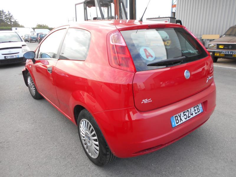 Ventanilla triangular trasera derecha FIAT GRANDE PUNTO Gasolina - 1