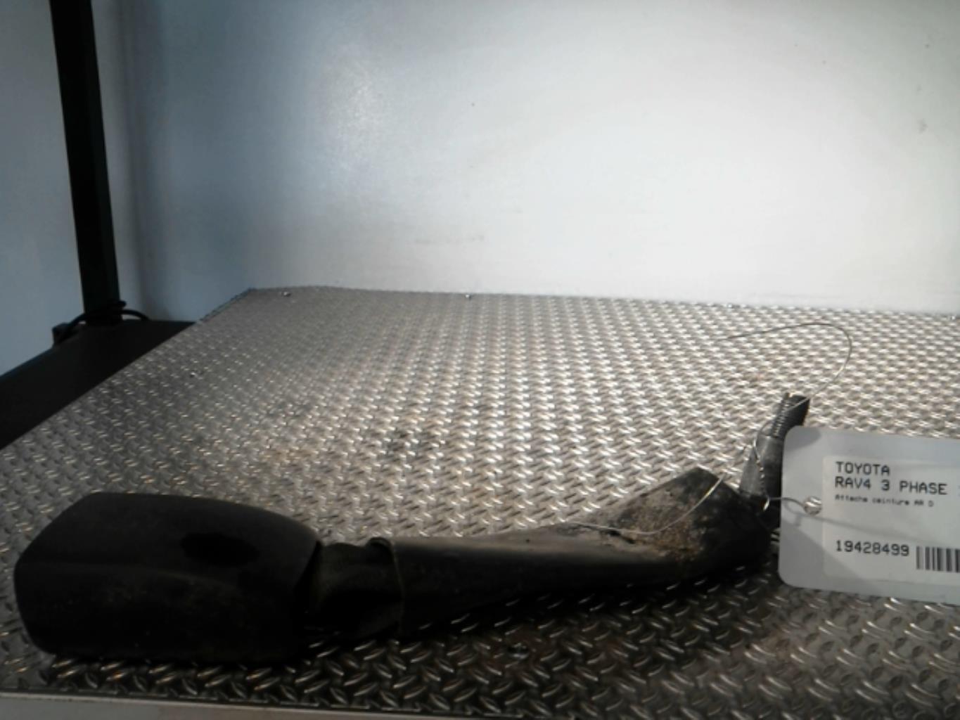 Aggancio cintura sicurezza posteriore destro TOYOTA RAV4 3 PHASE 1 Diésel - 1