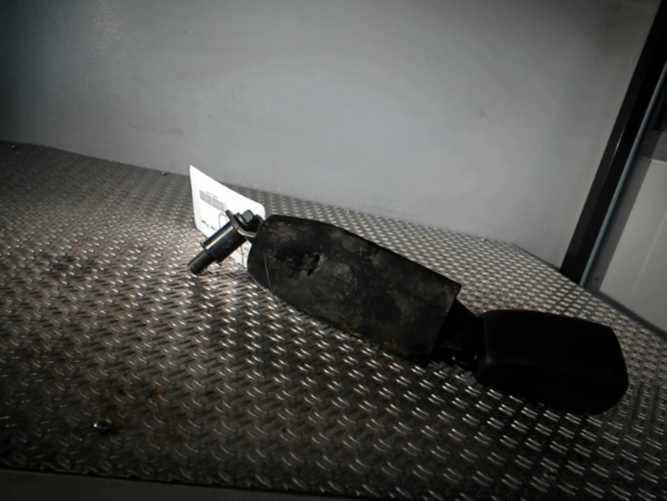 Aggancio cintura sicurezza posteriore sinistro TOYOTA RAV4 3 PHASE 1 Diésel - 1