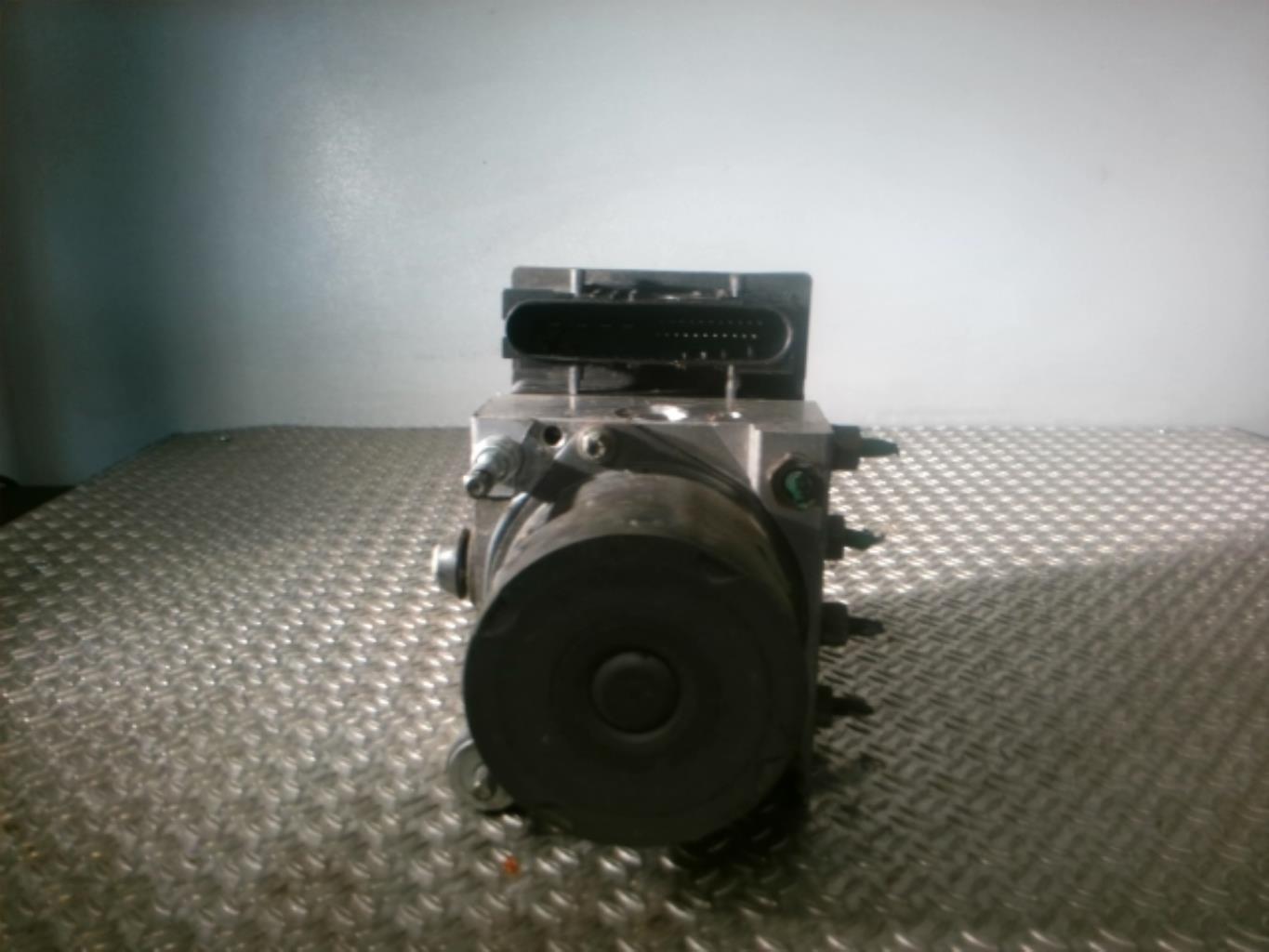 Bloc ABS (freins anti-blocage) RENAULT CLIO 3 PHASE 1 Essence - 1