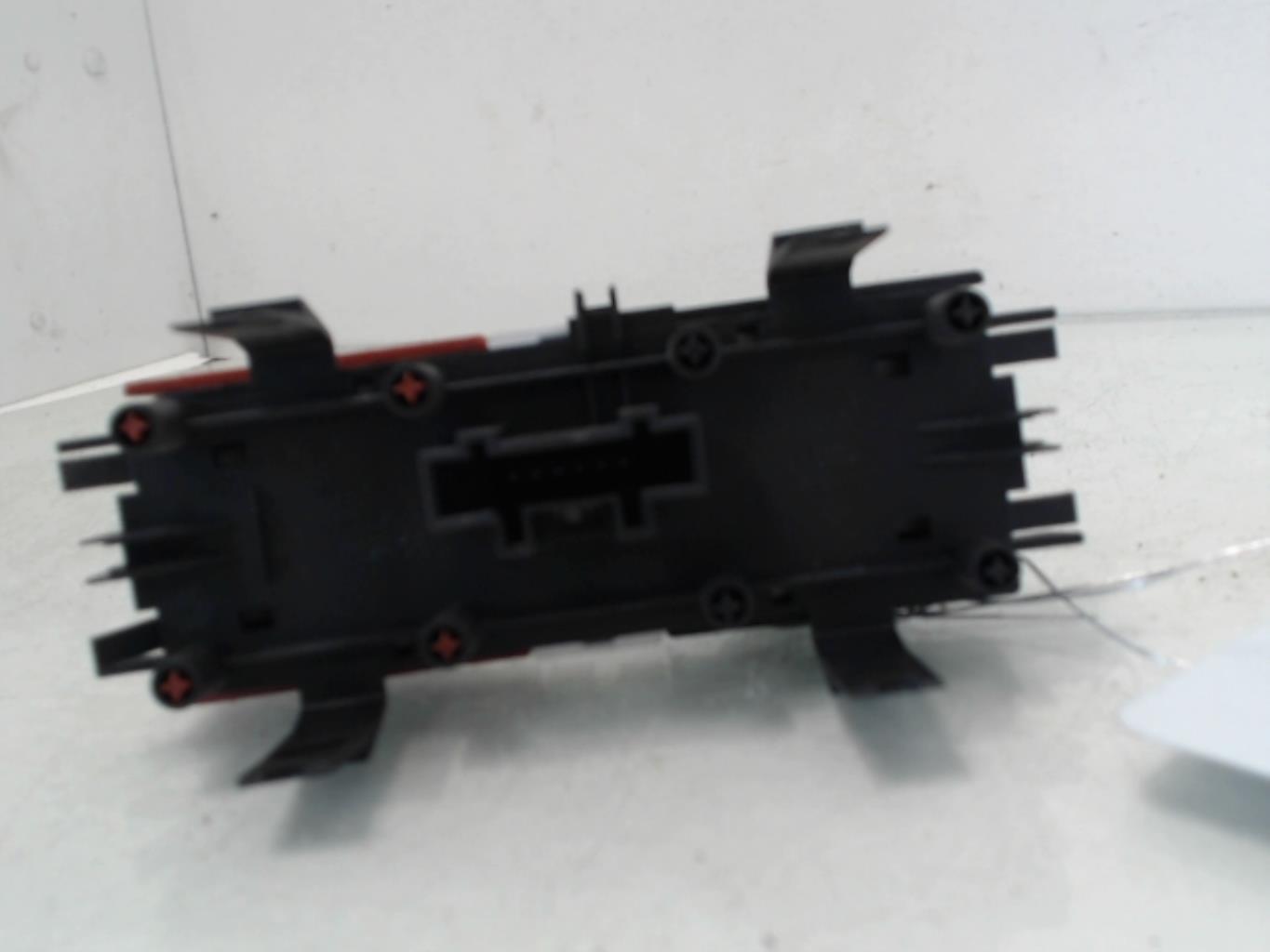 Bouton de warning RENAULT MEGANE 2 PHASE 1 Diesel - 1