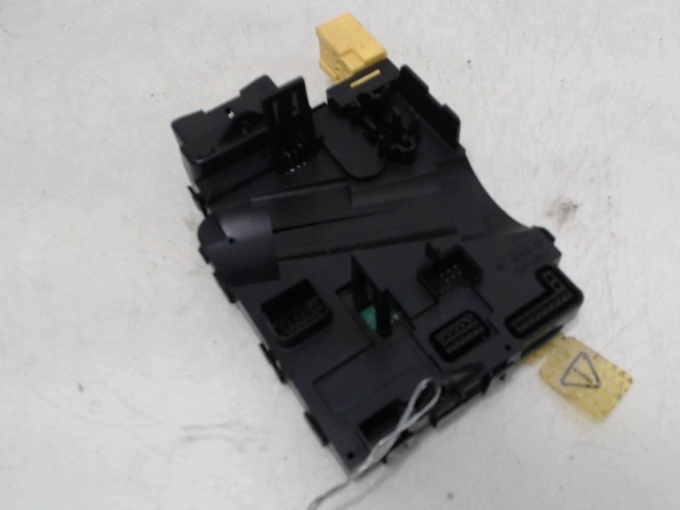 Boitier confort AUDI A3 2 PHASE 1 Essence - 1