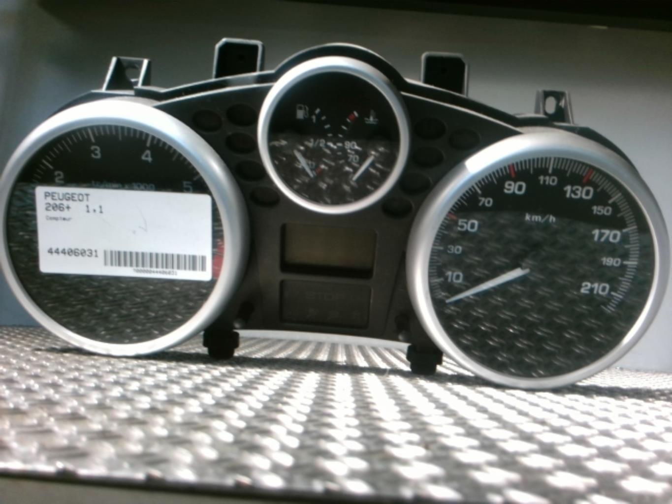 Compteur PEUGEOT 206+ Essence - 1
